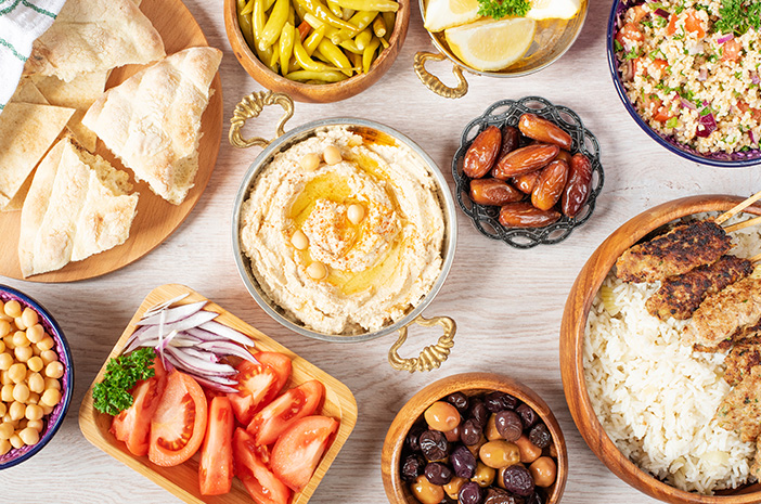 Menu Berbuka Puasa Sehat untuk Kulit Berjerawat: Pilihan Makanan yang Menyehatkan dan Ramah Kulit