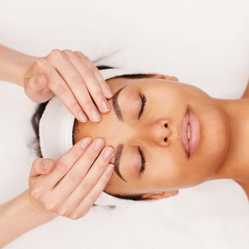 Facial vs. Treatment: Apa Bedanya dan Mana yang Cocok untuk Kamu?