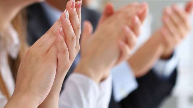 Rahasia Memikat Hati Wanita: Seni Memberikan Pujian atas Kecantikan Alaminya!